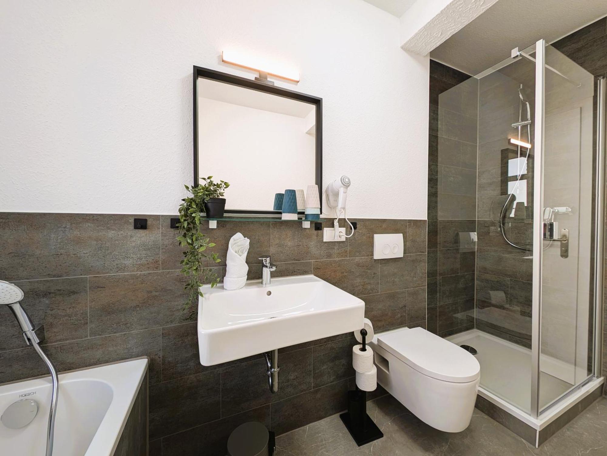 Bohnapartments - Topfmarkt Xxl Suiten - Neu In Top Zentrumslage, Vollausstattung, Wlan, Parkplaetze 일메나우 외부 사진