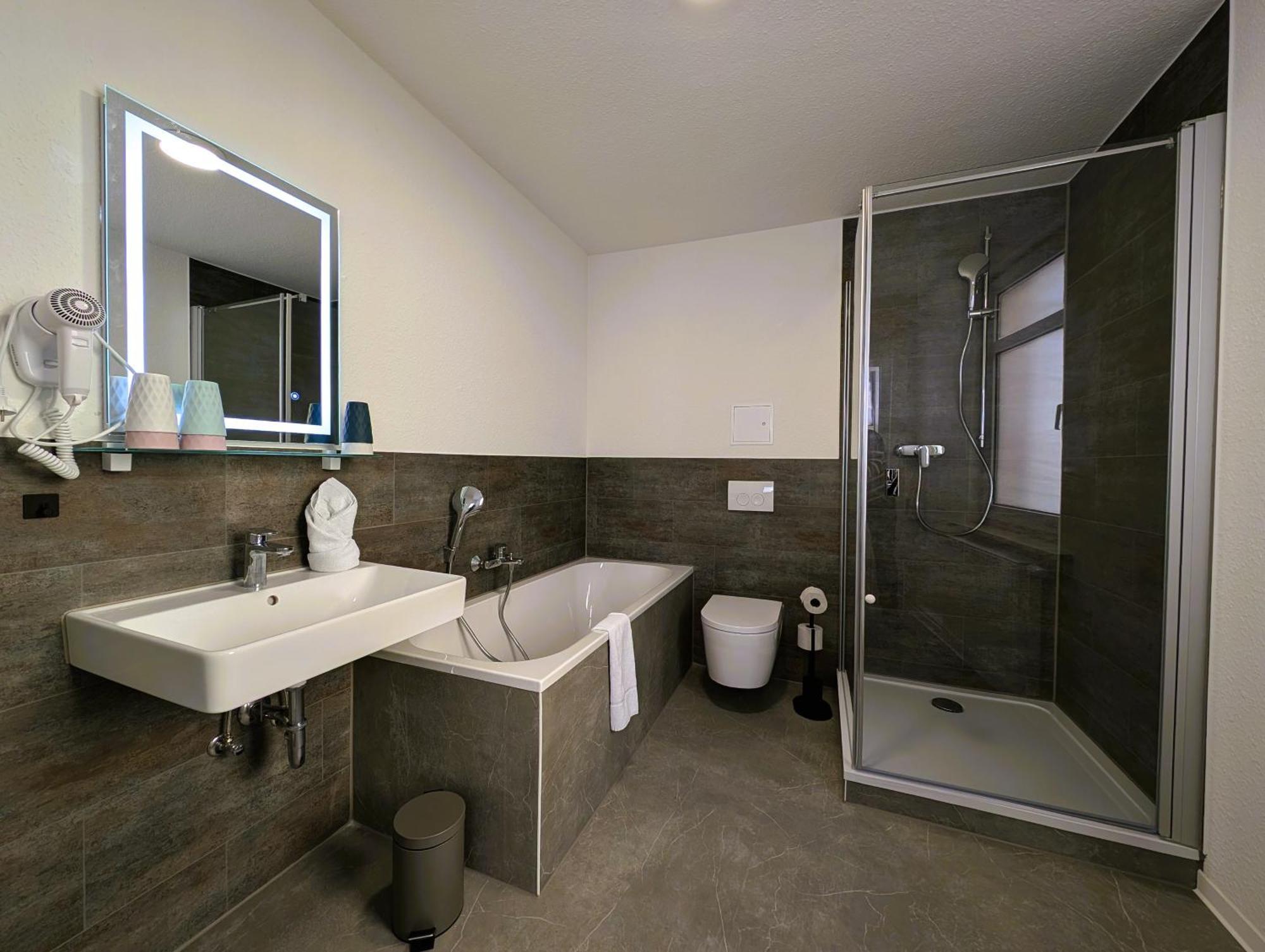Bohnapartments - Topfmarkt Xxl Suiten - Neu In Top Zentrumslage, Vollausstattung, Wlan, Parkplaetze 일메나우 외부 사진