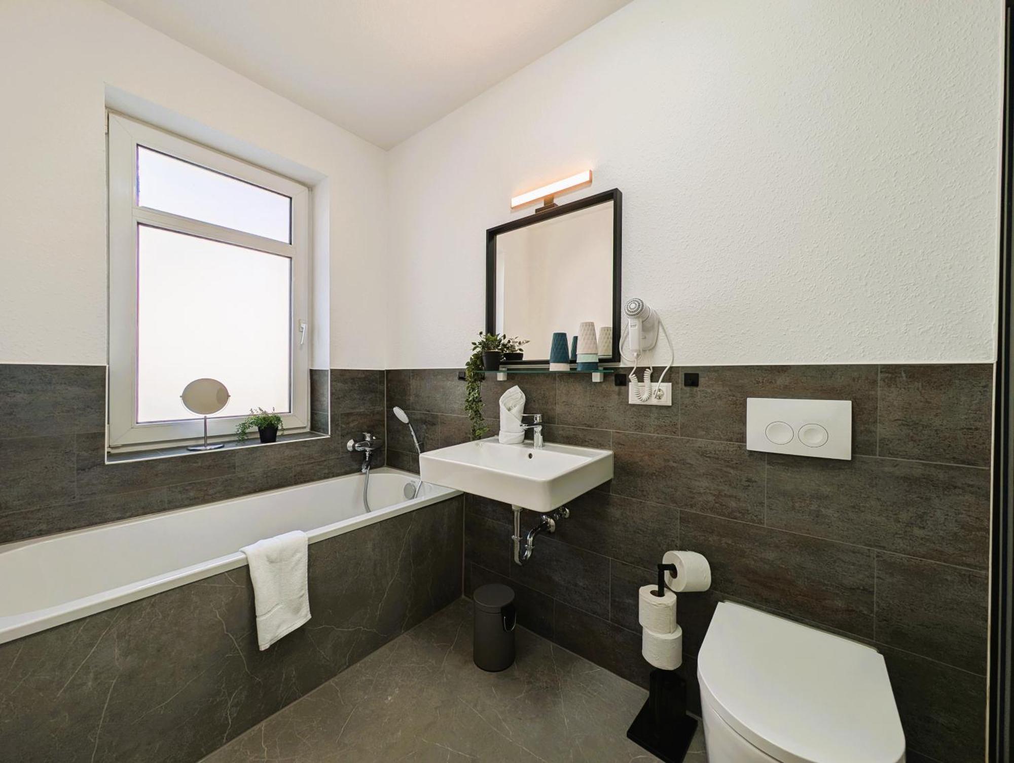 Bohnapartments - Topfmarkt Xxl Suiten - Neu In Top Zentrumslage, Vollausstattung, Wlan, Parkplaetze 일메나우 외부 사진